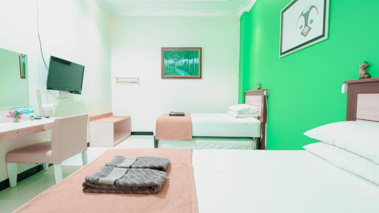 Cabin Hotel Sutomo Γιογκιακάρτα Εξωτερικό φωτογραφία