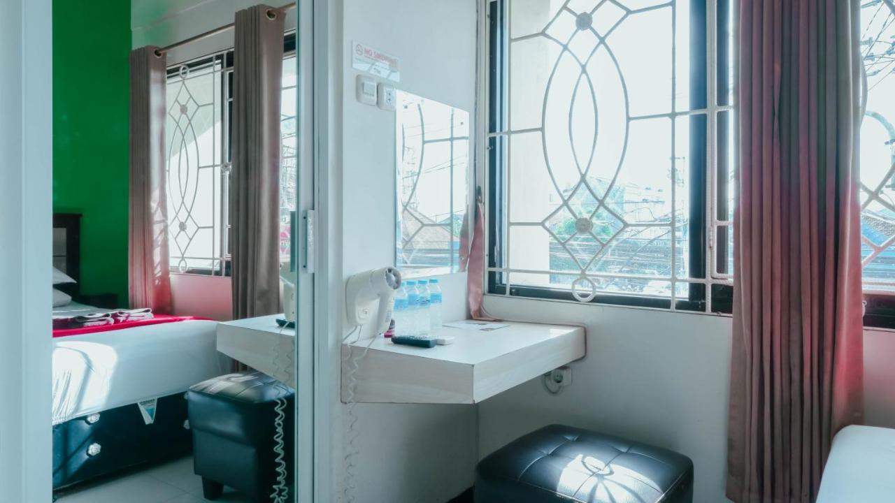Cabin Hotel Sutomo Γιογκιακάρτα Εξωτερικό φωτογραφία