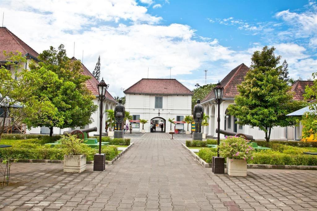 Cabin Hotel Sutomo Γιογκιακάρτα Εξωτερικό φωτογραφία