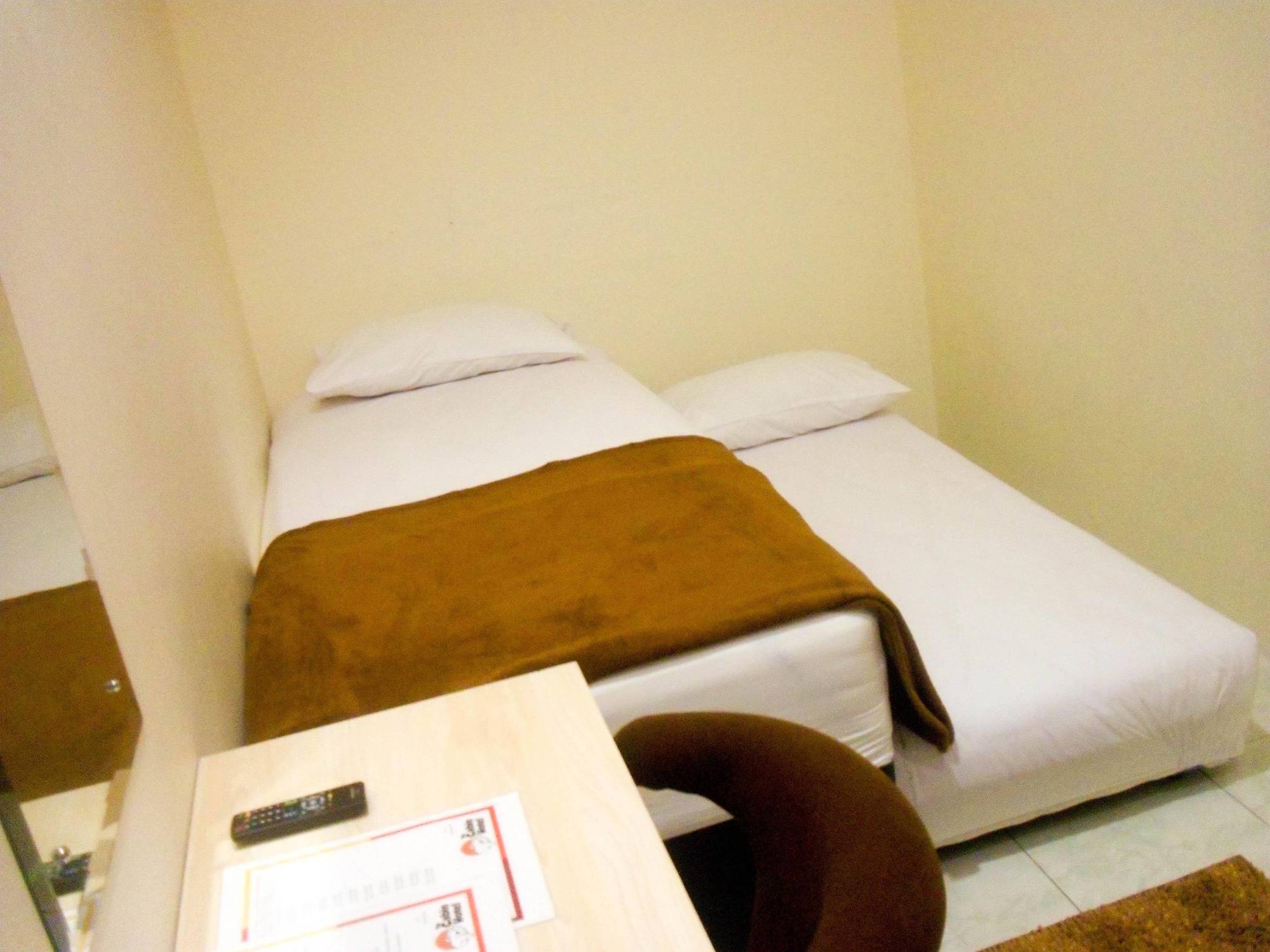 Cabin Hotel Sutomo Γιογκιακάρτα Εξωτερικό φωτογραφία